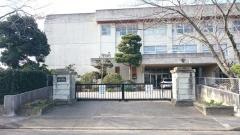 周西小学校