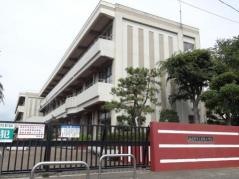 新宿小学校