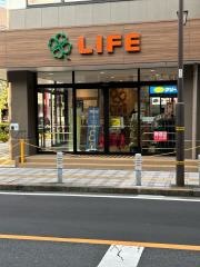 ライフ梅島駅前店