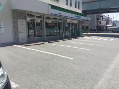 ファミリーマート　西体育館前店