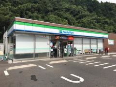 ファミリーマート　唐津佐志店