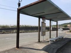 「頴田支所」バス停留所