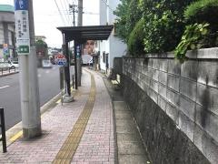「山里中学校」バス停留所