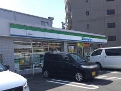 ファミリーマート　本陣通店