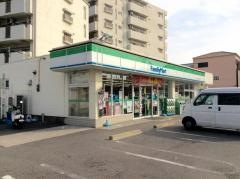ファミリーマート　八尾安中町六丁目店