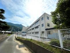 鏡山小学校