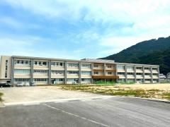 鏡山小学校