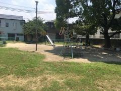 穴師公園