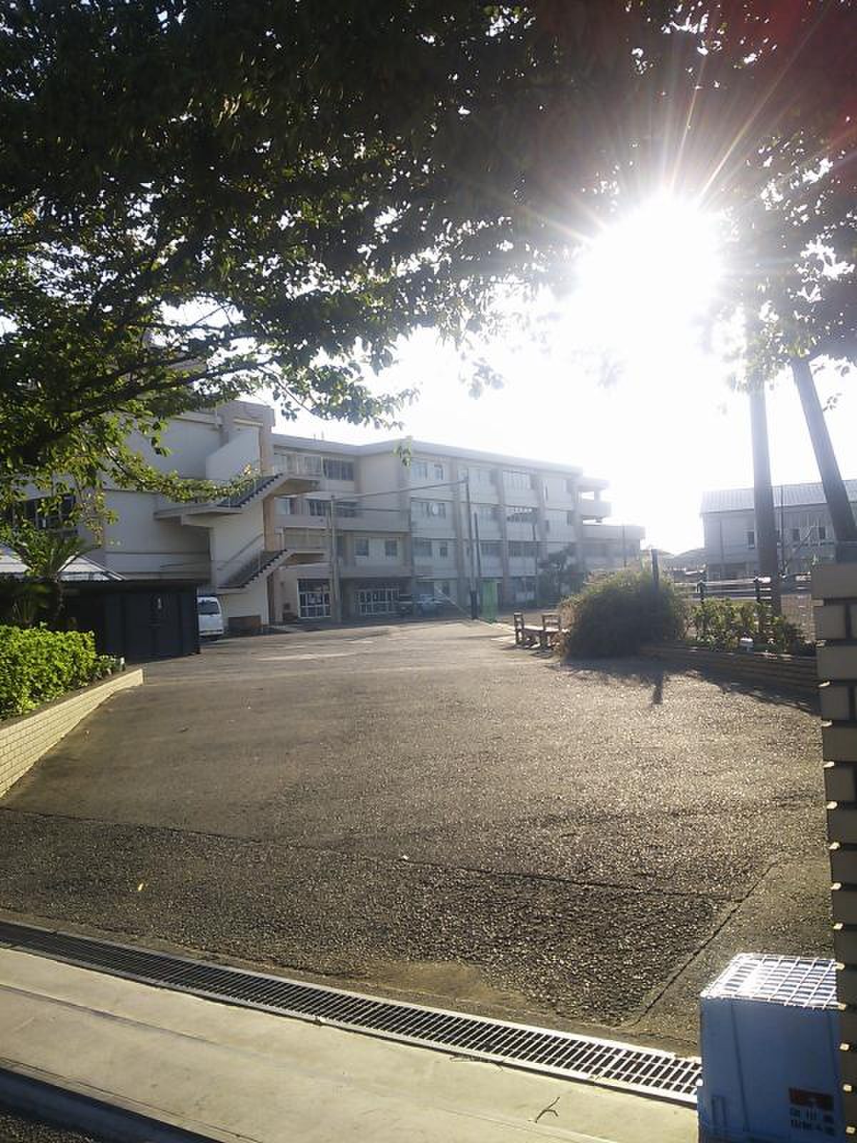 茅ヶ崎 市立 萩園 中学校