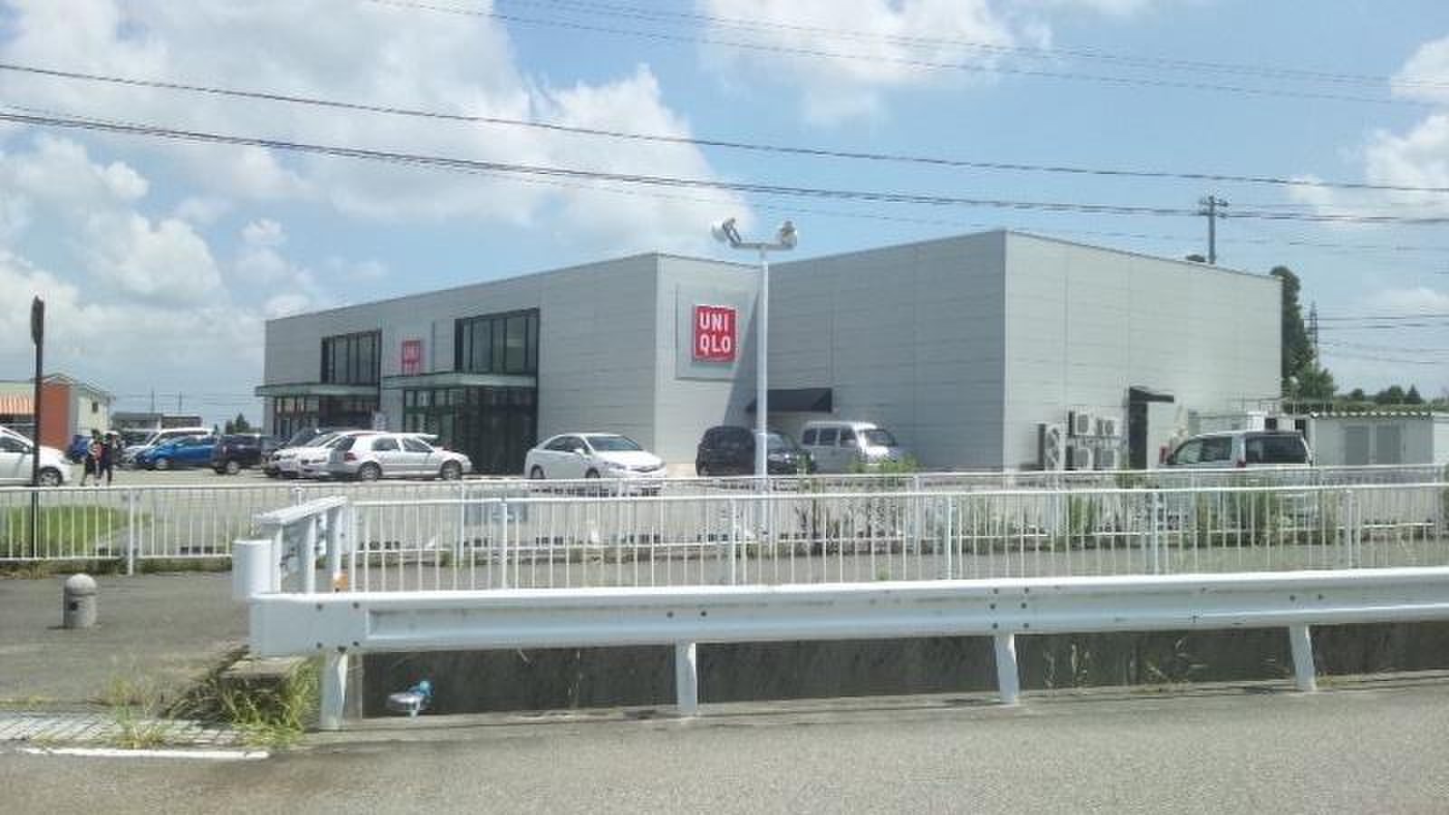 ユニクロ 砺波 店
