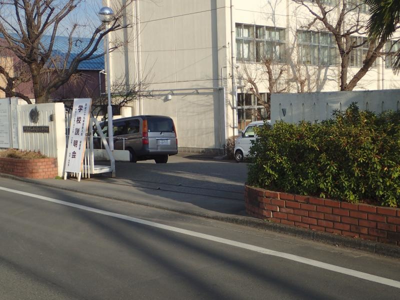 正門