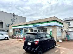 ファミリーマート　長岡曙店