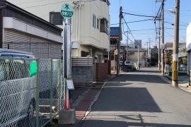 「如是校前」バス停留所