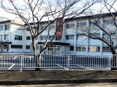 鎮西小学校