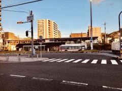 「津田駅」バス停留所