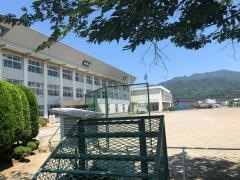 鰍沢小学校