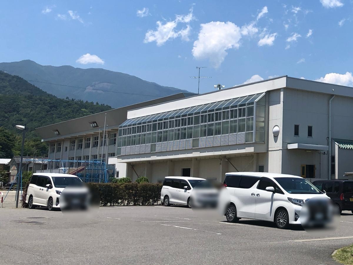 鰍沢小学校