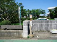 「警察前」バス停留所