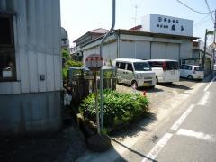 「警察前」バス停留所
