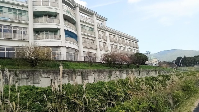 新城介護老人保健施設　サマリヤの丘 施設外観