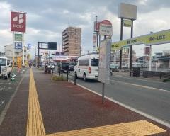 「片江小学校前」バス停留所