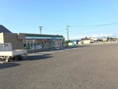 ファミリーマート　つがる市役所前店