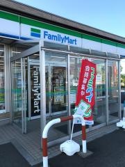 ファミリーマート　つがる市役所前店