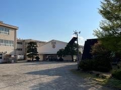 中新田小学校