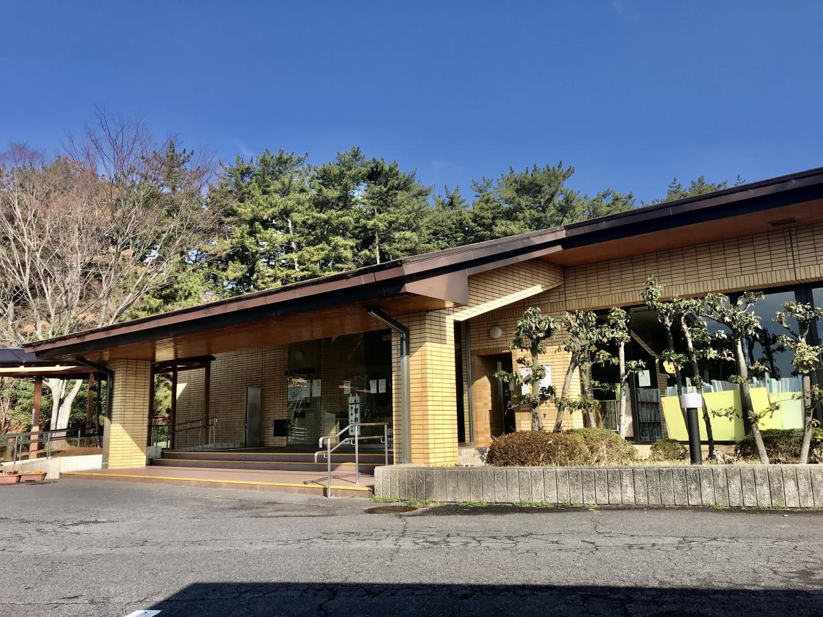 河芸図書館
