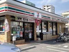 セブンイレブン　足立西新井本町店