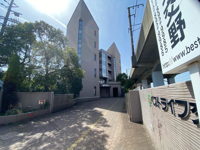 ベストライフ交野 施設外観