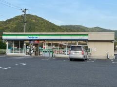ファミリーマート　嬉野塩田店