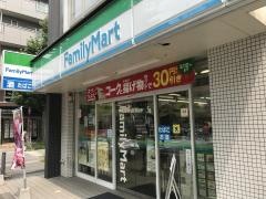ファミリーマート　センター北駅前店