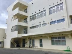 内間小学校