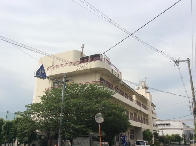里仁館 建物全景
