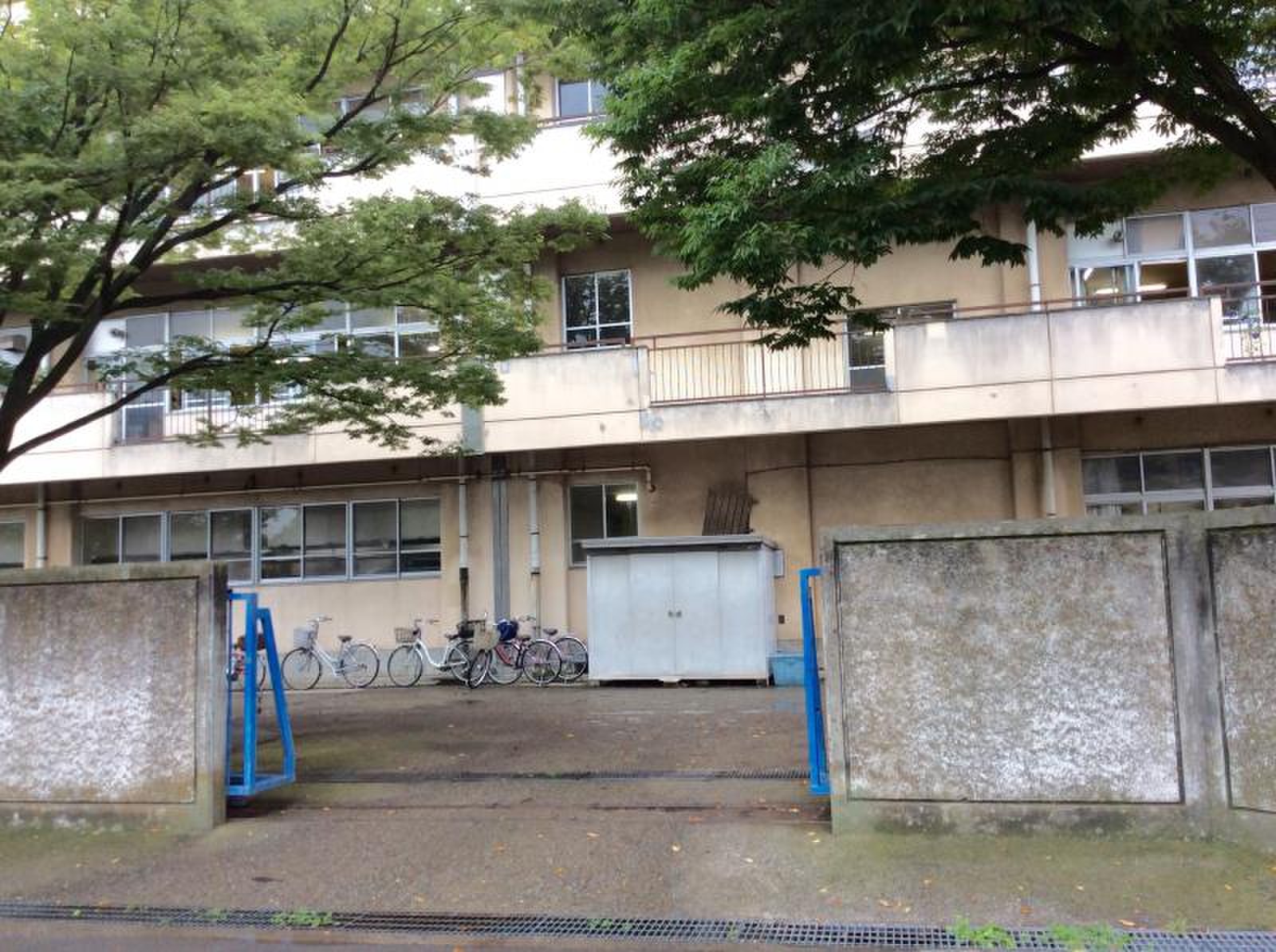 草加 市立 八幡 北 小学校