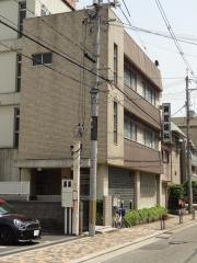 賀屋歯科