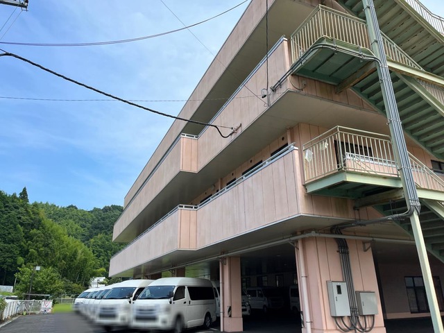 こみに 施設外観