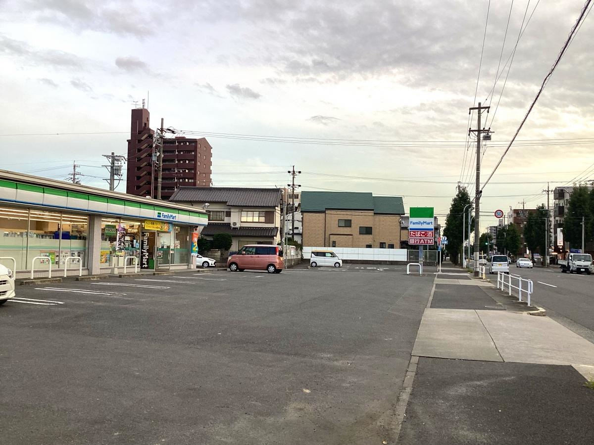 ファミリーマート外観