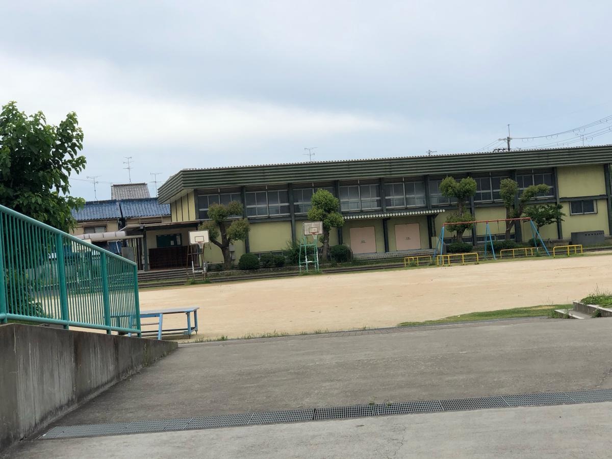 弥刀東小学校の写真です。