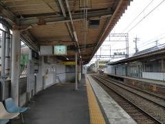 伊勢田駅