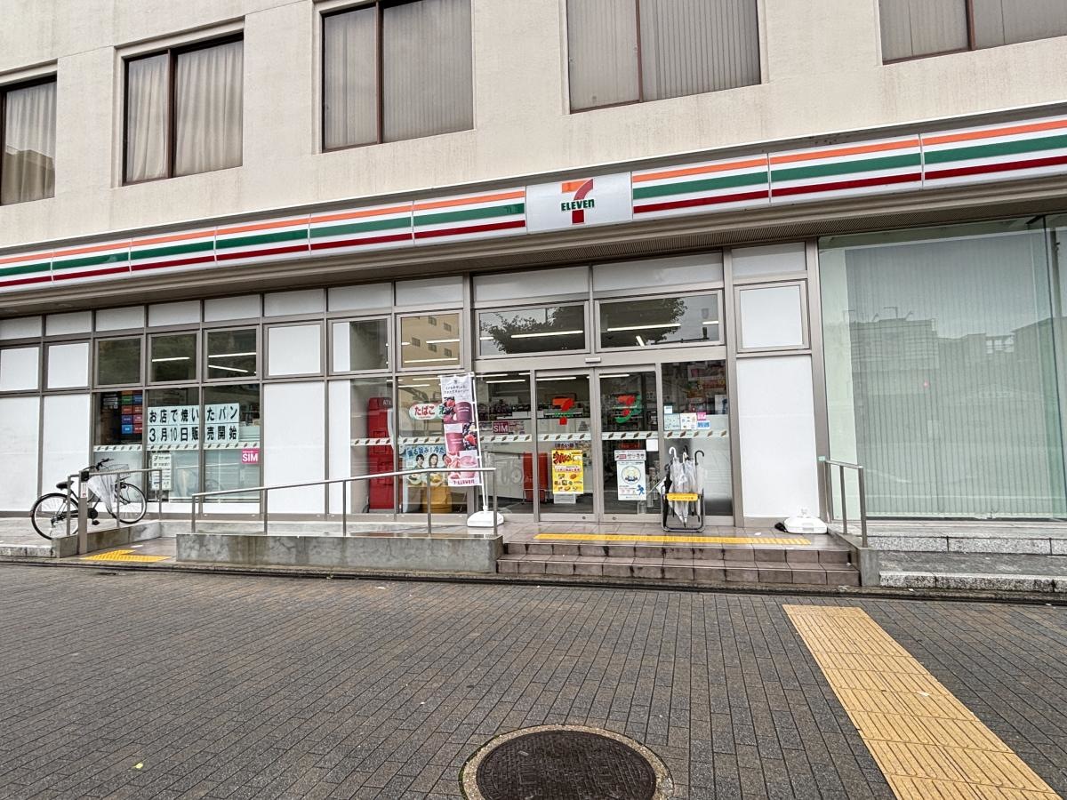 セブンイレブン　京都堀川三条店　店舗外観