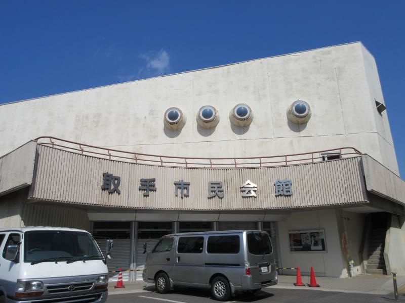 市民会館のエントランス