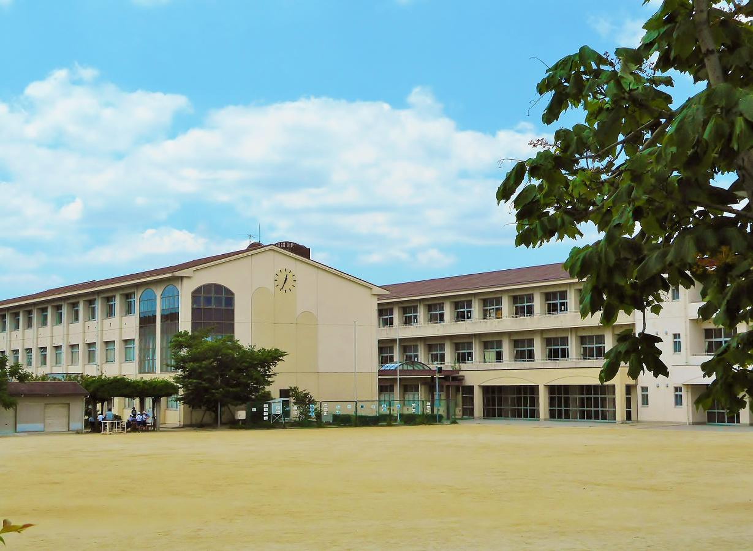 美山小学校