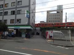 ファミリーマート　新今宮駅前店