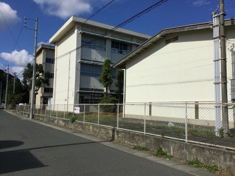 中部中学校