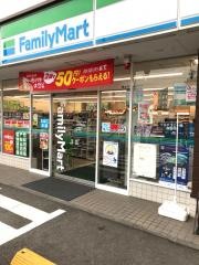 ファミリーマート　東所沢駅前店