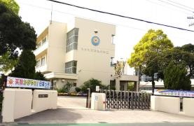 日高小学校