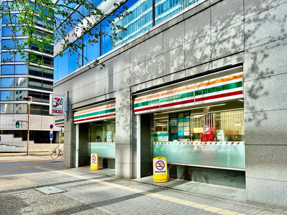 セブンイレブン　名古屋丸の内3大津通店で撮影
