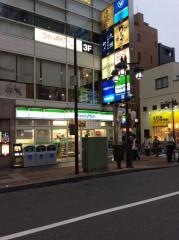 ファミリーマート　立川駅南口店
